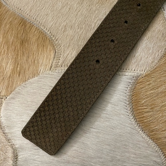 Authentic Louis Vuitton Belt - Picture 4 of 8